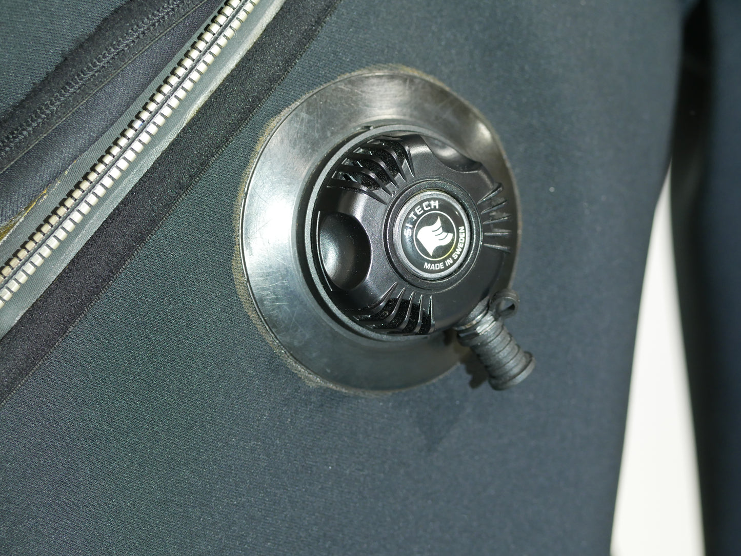 MUTA STAGNA "PARISI" AUTOVESTENTE IN NEOPRENE IPERCOMPRESSO CON CAPPUCCIO